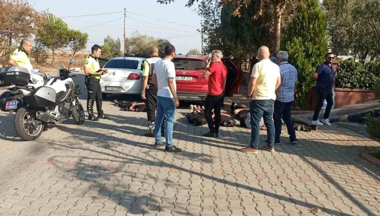 Salihli’de durdurulan otomobilde 9 göçmen yakalandı